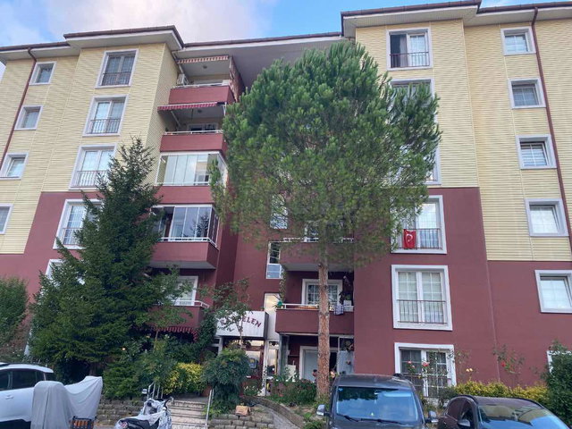REMAXMAVİDEN BAYTUR SİTESİNDE ARA KAT MASRAFSIZ BAKIMLI DAİRE
