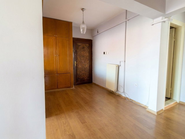TUNALI HİLMİ CADDESİNDE GENİŞ 3+1 DAİRE