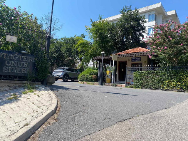 REMAX ANI 'DAN OTAĞTEPE ONUR SİTESİ 'NDE KİRALIK 4+2 DAİRE