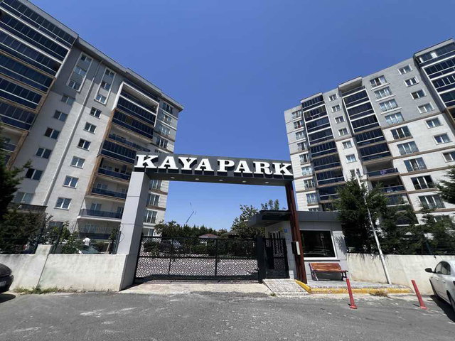 RE MAX LAND KAYAPARK EVLERII’NDE GENIŞ 2 + 1 SATILIK DAIRE ￼