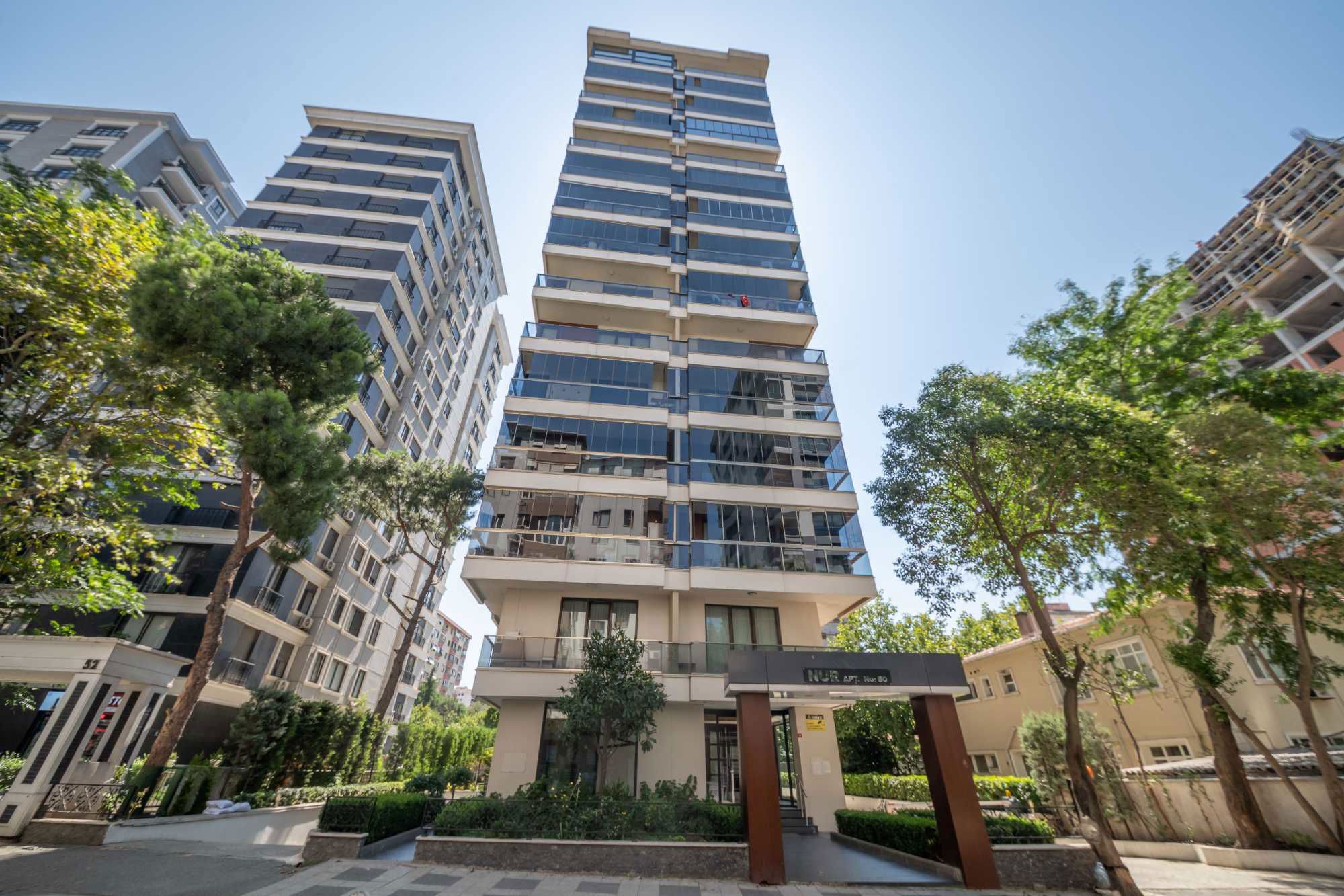 ERENKÖY ISTASYON CADDE ÜZERI SATILIK  3+1 DAIRE