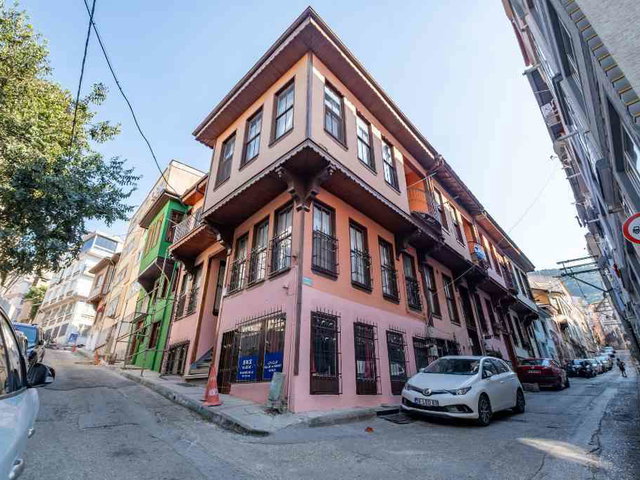 REMAX ADVANTAGE'DEN SETBAŞI'NDA TARİHİ KONAK
