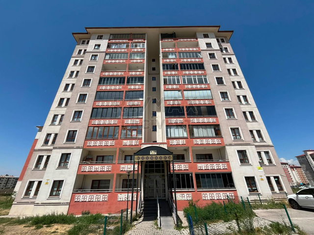 RE/MAX LACİVERT'TEN ABDURRAHMAN GAZİ'DE 4+1 KİRALIK DAİRE
