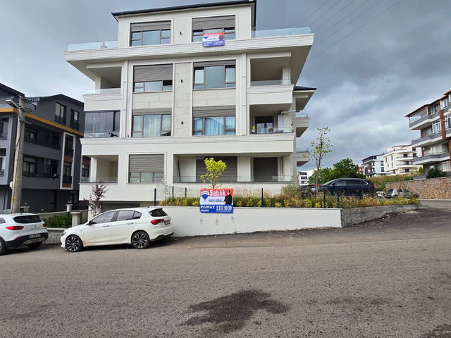 BAŞİSKELE YEŞİLYURT DA 4+1 220 M2 VİLLA TİPİ ÇATI DUBLEKS