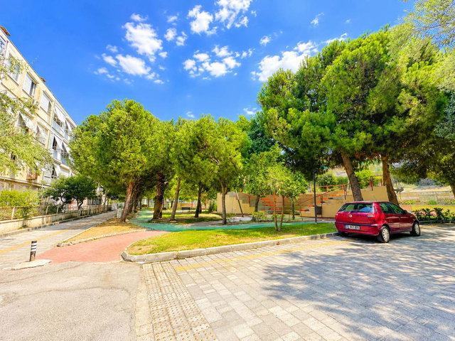 M.AKAR'DA METROYA YÜRÜME MESAFESINDE PARK MANZARALI FERAH DAIRE