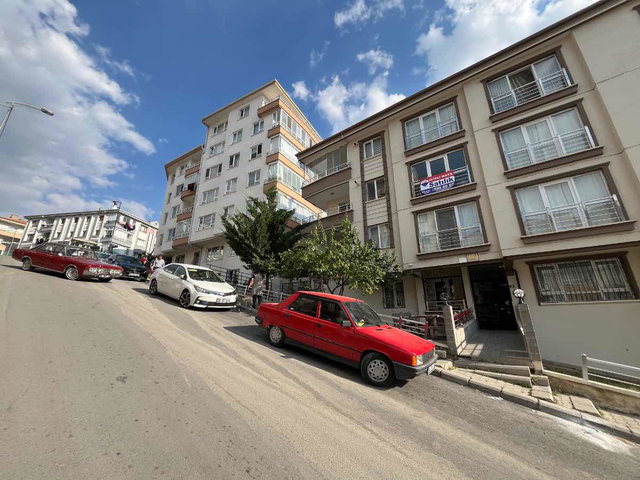 MAMAK AKŞEMSETTIN'DE ASANSÖRLÜ, İSKANLI, MASRAFSIZ SATILIK 3+1 DAIRE