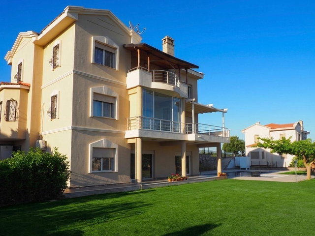 VİLLAKENT 1500 M2 MÜSTAKİL PARSELDE , ÖZEL HAVUZLU VİLLA