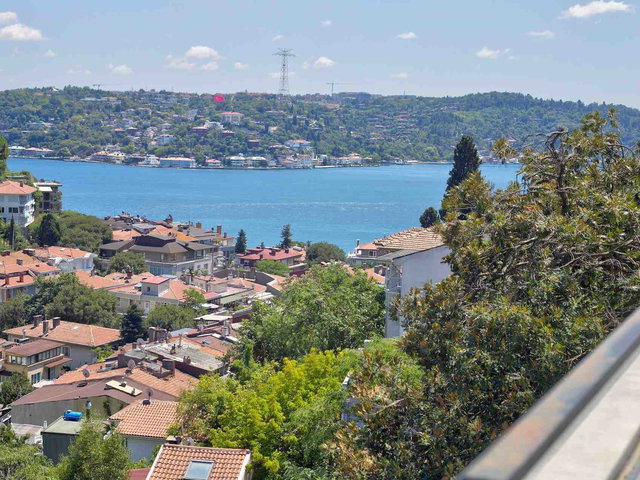 BEBEK’ TE YEŞİLLE MAVİNİN BULUŞTUĞU, TAŞINMAYA HAZIR BAKIMLI DAİRE
