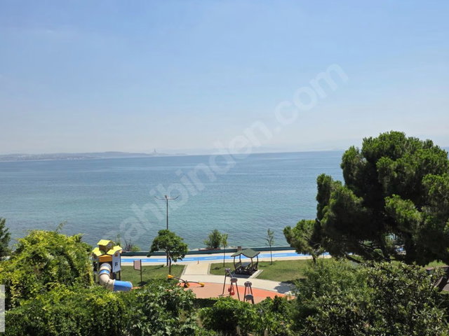 TUZLA MERCANDA DENİZE SIFIR YENİ BİNA ARA KAT 3+1 135 M2