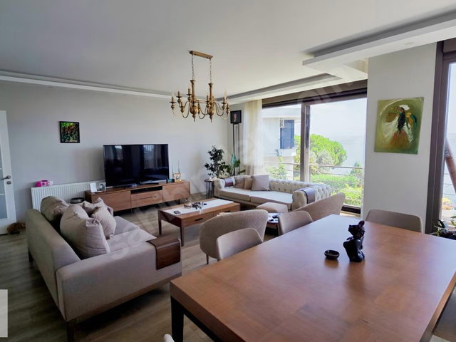 TUZLA MERCANDA DENİZE SIFIR YENİ BİNA ARA KAT 3+1 135 M2