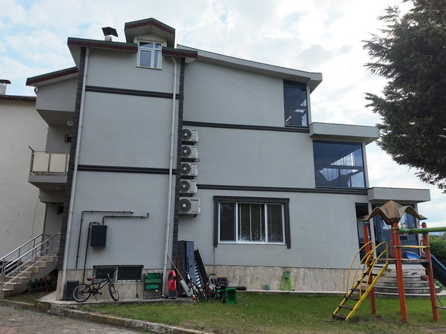 CUMHURİYET'TE DENİZE SIFIR KİRALIK TRİPLEKS VİLLA | 4+1