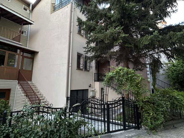 ÇANKAYA’DA DOĞU-GÜNEY CEPHELİ 4 KATLI 4+2 KİRALIK VİLLA | 280 M² BRÜT