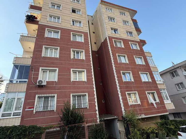 BAĞCILAR KİRAZLI METRO YAKINI SATILIK 2+1 ASANSÖRLÜ FIRSAT DAİRE