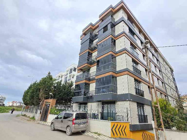 TUZLA MERKEZ GENİŞ 2+1 DAIRE İSKANLI SATILIK