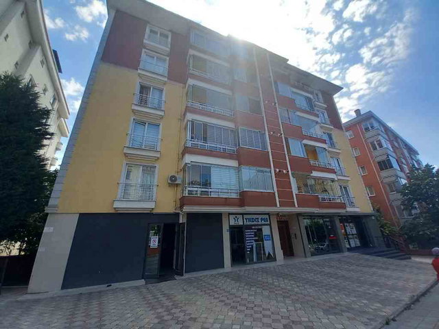 REMAXLAND DEN MUHİTTİN MAHALLESİ'NDE SATILIK 3+1 DAİRE