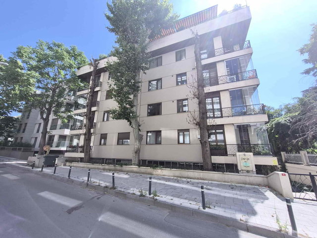 SUADİYE SAHİL YOLUNDA EŞSİZ LOKASYONDA AZ KATLI 2+1 SATILIK DAİRE!