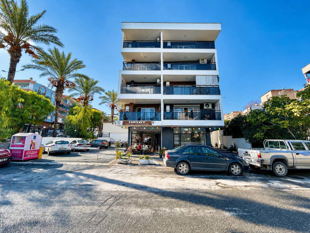 KUŞADASI MERKEZİ KONUMDA 2+1  DAİRE
