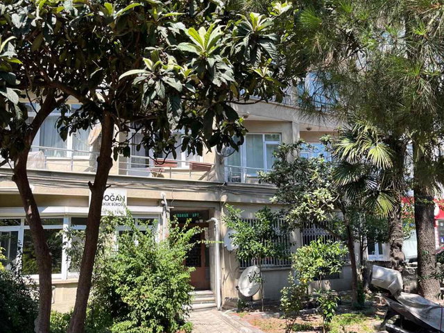 ALTUNİZADE NUH KUYUSU CADDESİ’NDE TOPLU TAŞIMA AKSLARINA YAKIN,  BALKONLU 3+1 KİRALIK DAİRE