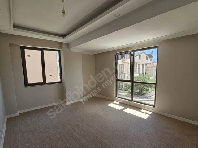 REMAX MYRA YÜKSEK KREDİLİ ARAKAT SIFIR 2+1 DAİRE