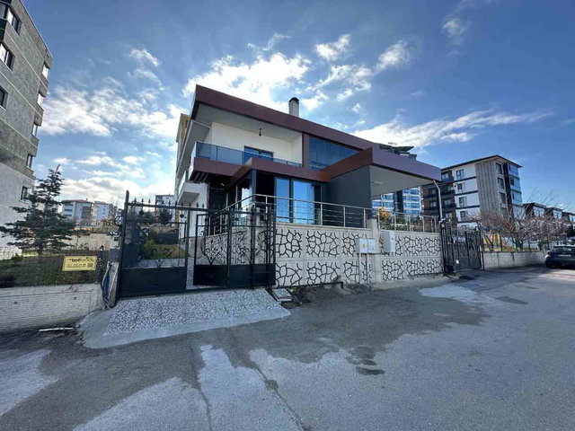 BAĞLICA MERKEZDE SATILIK 4+1  SIFIR VILLA