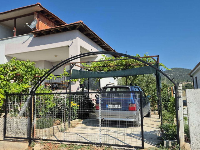 KORKUTELİ YEŞİLYAYLA’DA 475 M² BAHÇE İÇİNDE 130 M² MÜSTAKİL EV