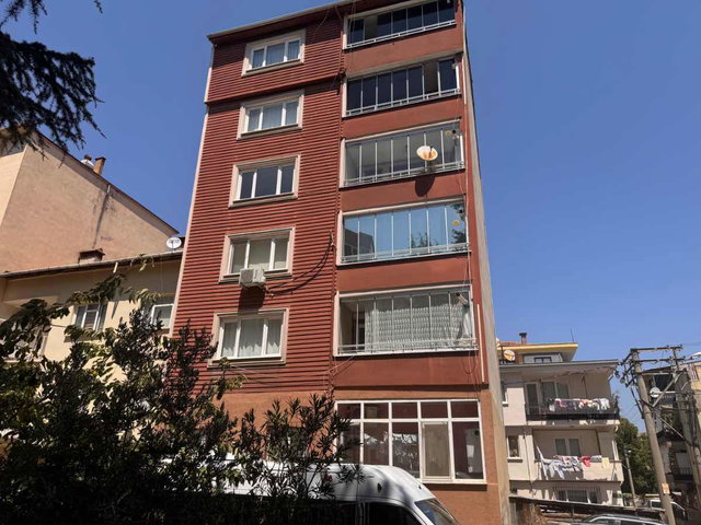 REMAX AREA DAN MERKEZI KONUMDA KIRALIK 2+1 ARA KAT DAIRE