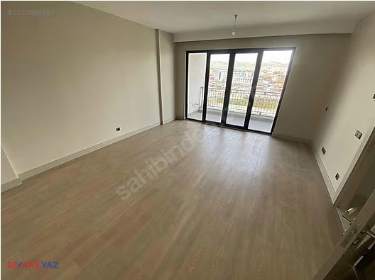 REMAX YAZ'DAN E. KONUT SİTESİ ARA KAT 2+1 TERASLI SATILIK DAİRE