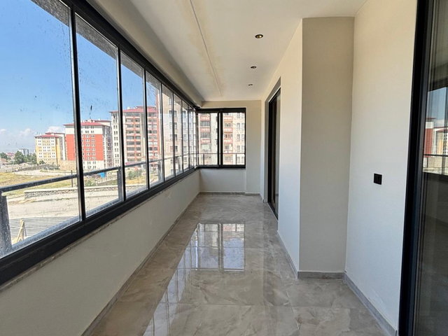 REMAX ARTIS'DEN A.GAZI'DE SATILIK SIFIR 3+1 DAIRE