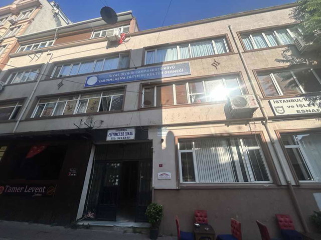 FATİH/ AKSARAY PERTEVNİYAL LİSESİNİN ARKASINDA 3+1 130 M2 SATILIK DAİRE
