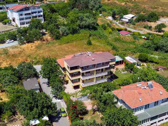BEYLİKDÜZÜ’NDE 945M2 , 3 KATLI, 7 DAİRE MÜSTAKİL BİNA