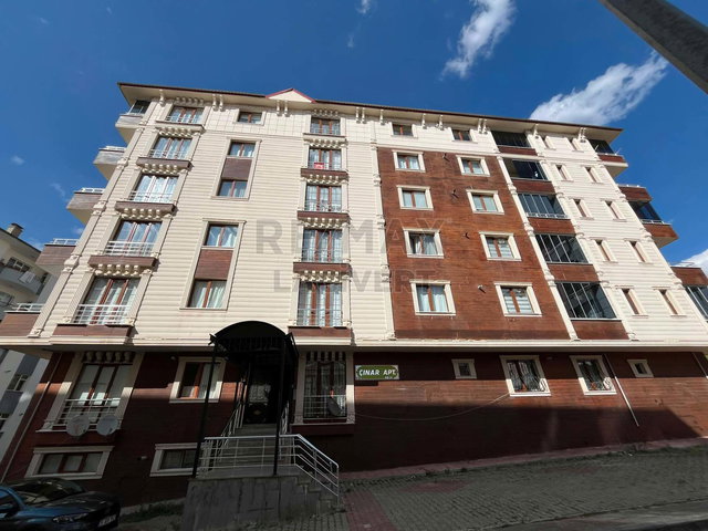 RE/MAX LACIVERT'TEN KAYAKYOLU'NDA SATILIK 3+1 DAIRE