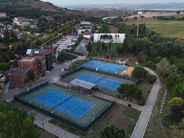BÜYÜKÇEKMECE’DE SİTE İÇİNDE GÜNEY CEPHE 6+2 2 DÖNÜM ARSA İÇİNDE LÜKS VİLLA | 550 M² NET