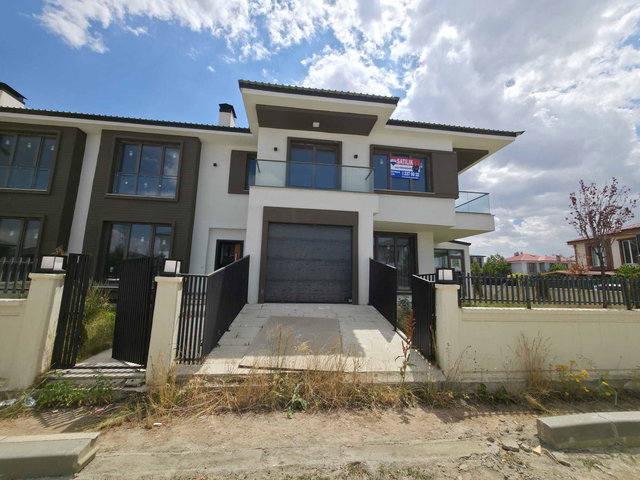 REMAX İLKE'DEN DADAŞKENT'TE SATILIK VİLLA