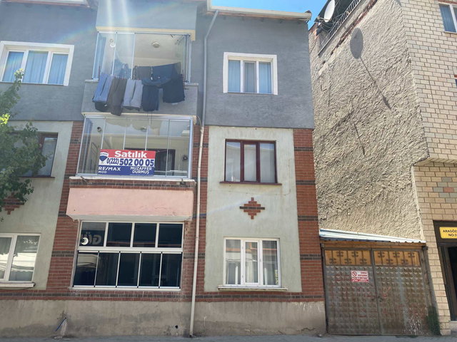 SATILIK DAİRE AYRICA ,YAKIN KÖYLERDE ÇİFTLİK İLE TAKASA UYGUN