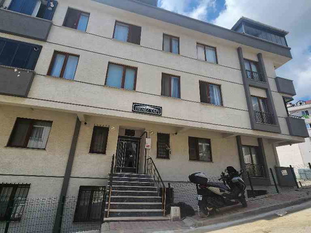NEBAHAT ÇELİK'TEN ÇEKMEKÖY MERKEZ MAHALLESİNDE 2+1 KİRALIK DAİRE