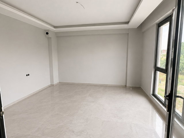 ARIFIYE'DE 2+1,95 M² EBEVEYN BANYOLU VE YERDEN ISITMALI DAIRELER
