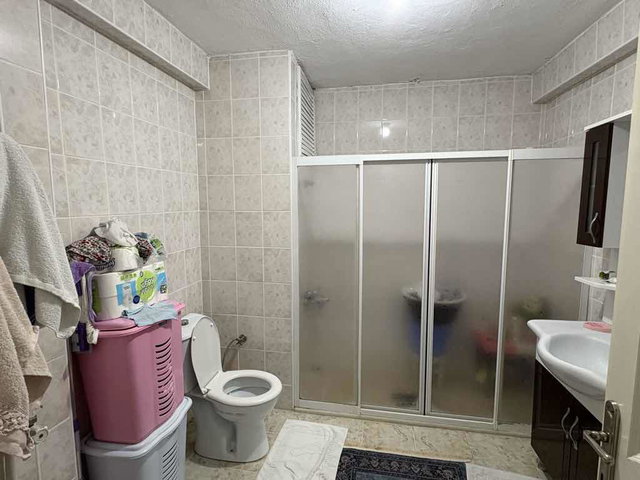 E-5 VE METROBÜSE YAKIN KONUMDA SATILIK DAİRE 3+1 ARAKAT