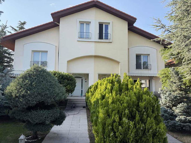 ÇANKAYA BİLKENT BAHÇE VİLLARINDA  6+2 | 450 M² NET, 4 KATLI GENİŞ VİLLA