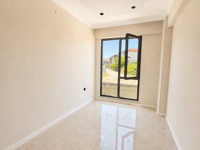 SERDİVAN YAZLIKTA SATILIK 3+1 DAİRE
