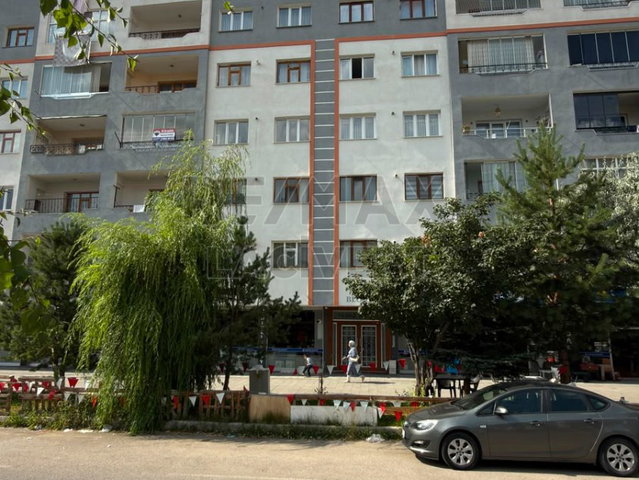 RE/MAX LACİVERT'TEN KERVANSARAY YAKININ'DA KİRALIK 4+1 DAİRE