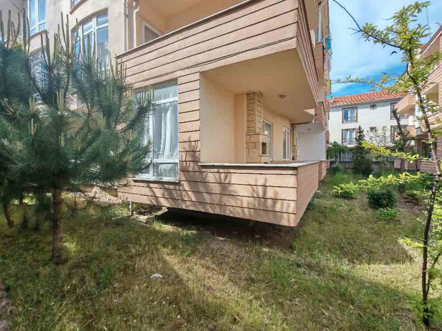 ​ KARASU’DA HEM YATIRIMLIK HEM KEYİFLİK: ZÜMRÜT EVLERİ’NDE SATILIK 2+1