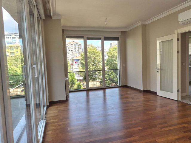 SUADİYE'NİN EN GÜZEL SOKAĞI, PEMBEGÜL SOKAKTA 3+1 KİRALIK DAİRE