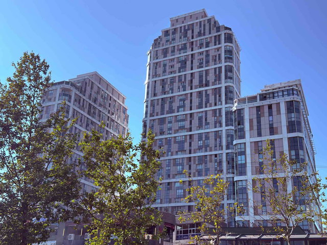 NEWİSTA RESIDENCE'DA AZ KATLI BLOKTA FERAH 2+1 DAİRE-REMAX KAYA
