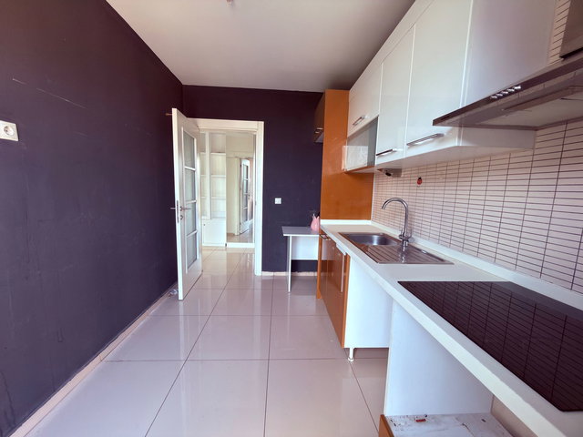 NEWİSTA RESIDENCE'DA AZ KATLI BLOKTA FERAH 2+1 DAİRE-REMAX KAYA
