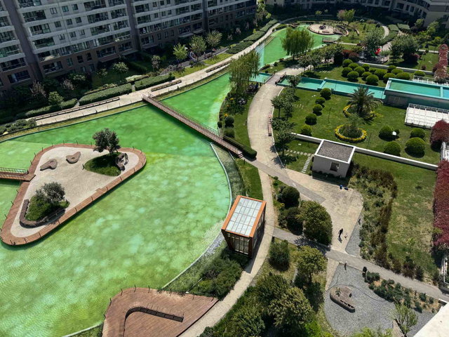 SİNPAŞ LİVA SATIŞOFİSİ REMAX PROF SEZAİ T. SATILIK 1+1 GÖL BÜYÜK BALKON