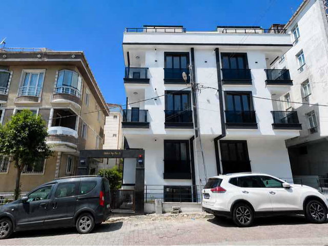 AVCILAR’DA SIFIR BİNADA BALKONLU 1+1 | YÜKSEK GİRİŞ | DOĞALGAZ KOMBİLİ