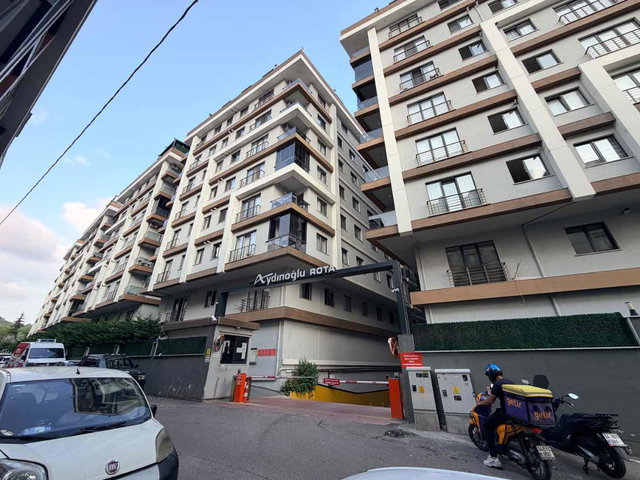 MALTEPE DE SITE İÇINDE 1+1 SATILIK DAIRE
