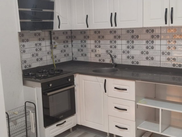 MENEMEN ZEYTİNLİK MAHALLESİNDE MERKEZİ KONUMDA KİRALIK 1+1 DAİRE