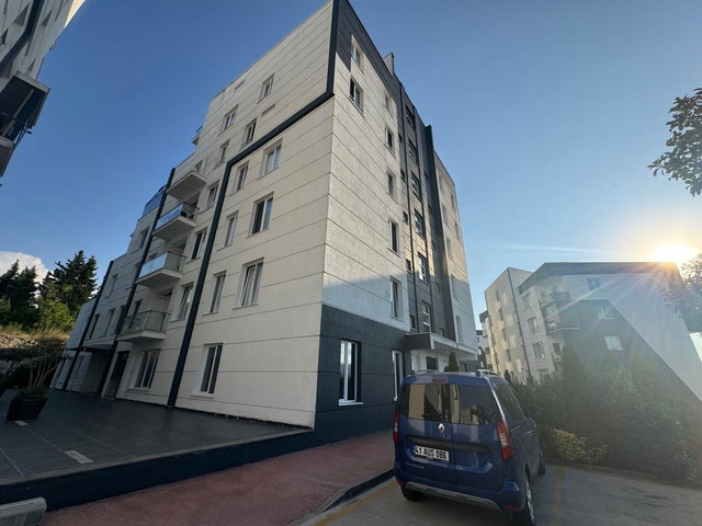 VADİ İZMİT'TE EŞYALI KİRALIK 4+1 GENİŞ TERASLI DAİRE