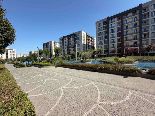 REMAX MAHAL'DEN BEYLİKDÜZÜ KALE KENT SİTESİNDE 3+1 SATILIK DAİRE